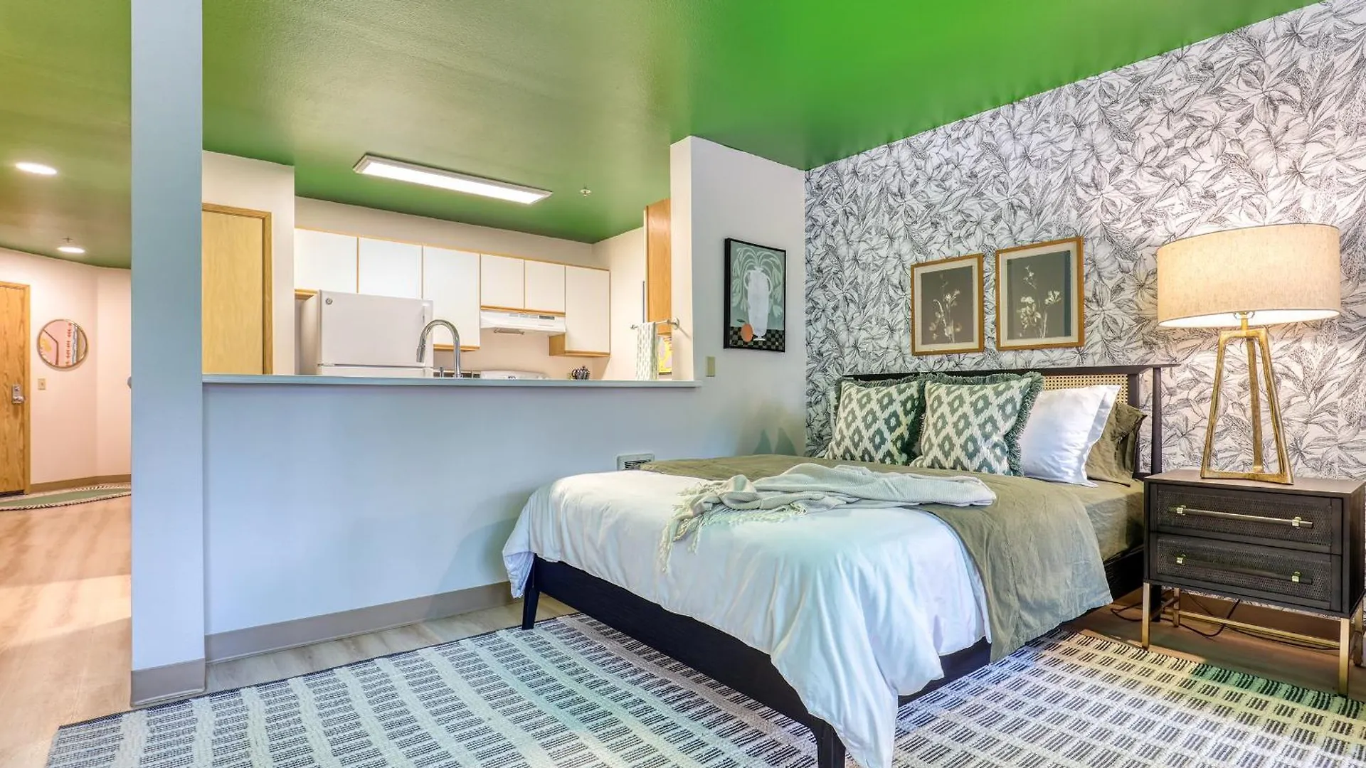 Quest Travels Hotel Seattle