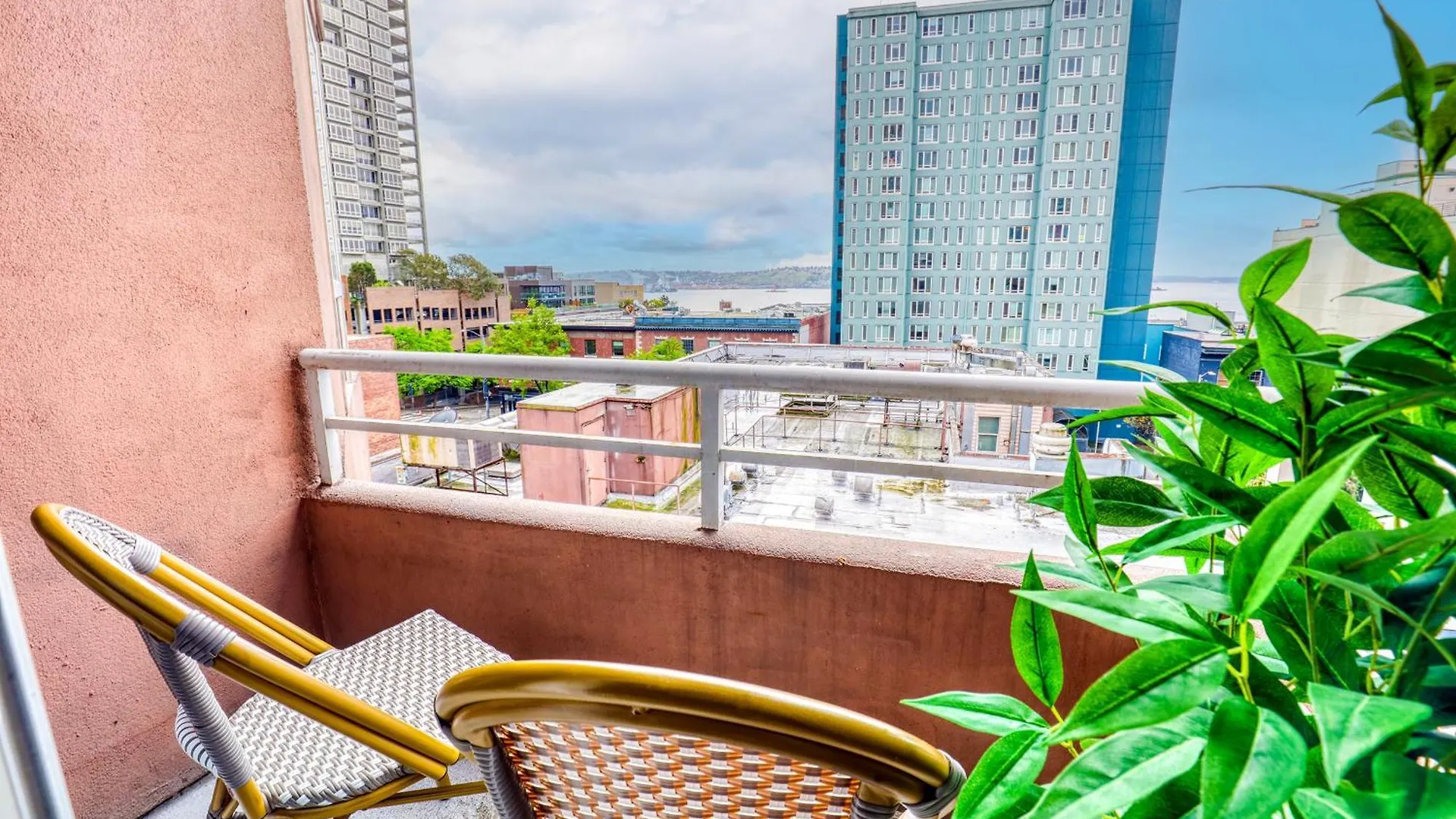 Quest Travels Hotel Seattle