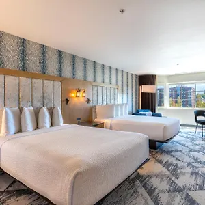 Silver Cloud - Broadway Seattle